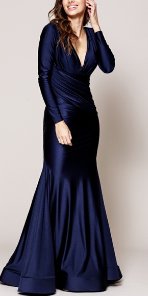 Long sleeve fitted formal evening gown - Picture 5 of 11